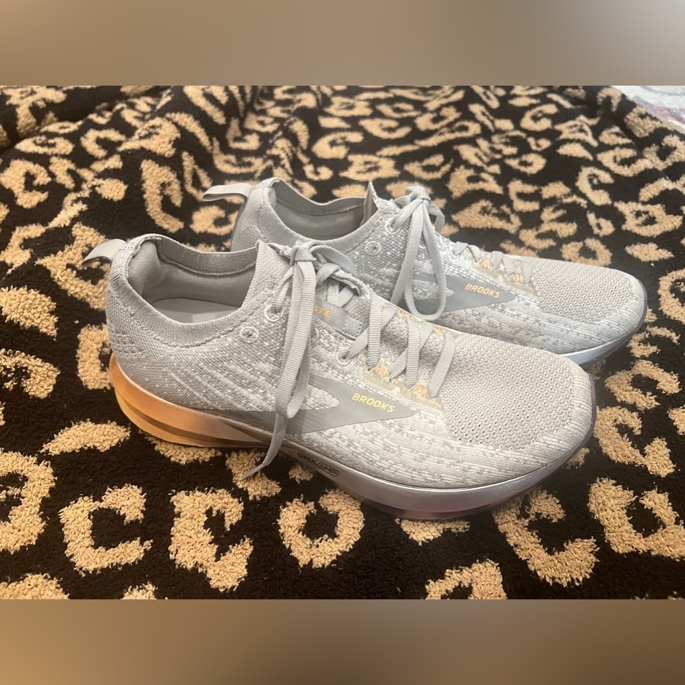 Brooks Levitate Running Shoe